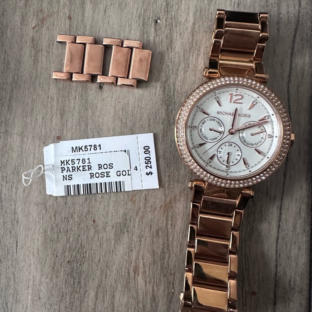 Michael Kors Rose Gold and White Women's Watch - Picture 7 of 11